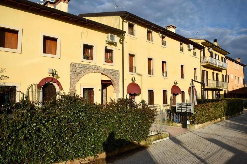 Casa Giulia - Valeggio Sul Mincio Apartment Luaran gambar